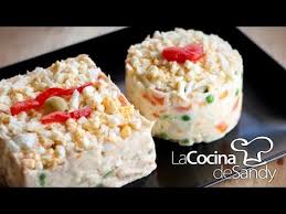 Con estas recetas puedes dar comienzo a tu menú diario o tus menús para celebraciones. Pin En Salads Ensaladas Y Ensaladillas