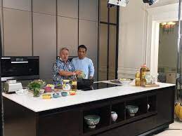 Wahh cantiknya halaman rumah chef wan dihiasi dengan bunga bungaan. Rasa Lihat Telatah Fad Bocey Dan Dato Chef Wan Dalam Facebook