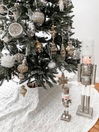 Turn your home or office into a candy cane land. 25 Best Christmas Tree Decorating Ideas To Try Out