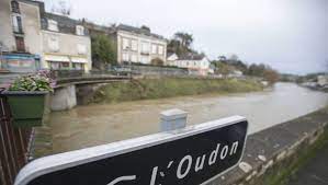 Travel may be permitted only for certain purposes and in particular, touristic travel may not be allowed. Maine Et Loire Premieres Mesures De Restriction D Usage De L Eau