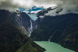 It is bounded on the north by peru and bolivia, on the east by argentina, and on the west by the pacific ocean. Chile S Carretera Austral How To Take The Perfect Patagonia Road Trip