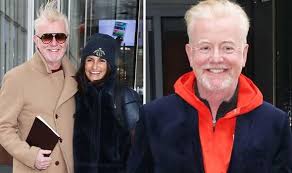 Jun 15, 2021 · comedy legend jennifer saunders has shared her thoughts of modern comedy, suggesting her jokes in 90s bbc sitcom absolutely fabulous wouldn't pass in today's society. Chris Evans We Didn T Know Former Co Star Reveals Joy For Virgin Radio Host Celebrity News Showbiz Tv Express Co Uk