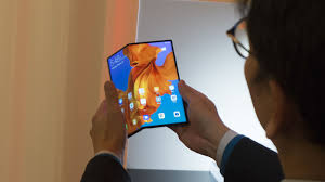 While the huawei mate x also has a foldable oled screen, the similarities pretty much stop there. Huawei Mate X Release Date Price Specs