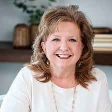 Angela Loper's Instagram, Twitter & Facebook