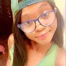 Violet Hinton's Instagram, Twitter & Facebook