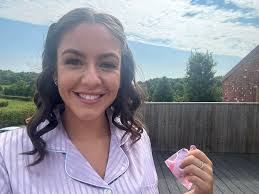 Can anyone remove the lipstick off my teeth 😞 and remove the writing off  my husbands T-shirt please ??!! 😀