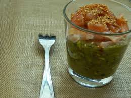 Verrine Avocat Saumon Fume Sesame Et Spiruline Recettes Recette Verrine Avocat Saumon Fume Avocat Saumon Recette Verrine