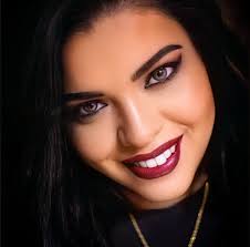 Cantora Denise Botelho