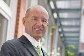 A german billionaire and ski enthusiast went missing while training on the swiss alps last week and is now presumed dead. Tengelmann Cia Was Interested In Karl Erivan Haub S Disappearance Newsabc Net