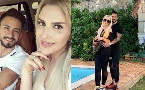 Jul 01, 2021 · ünlü oyuncu yasemin allen önceki gün bebek'te, aracıyla seyir halindeyken trafik uygulamasına takıldı. Selin Cigerci Basindan Gecenleri Anlatti Bursa Com