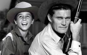 The Rifleman", ABC, 1958-63. "El hombre del rifle", un western  protagonizado por Chuck Connors como Lucas McCain. Un clásico de vaqueros,  de la tele en blanco y negro.