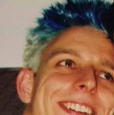 Daniel Goris's Instagram, Twitter & Facebook