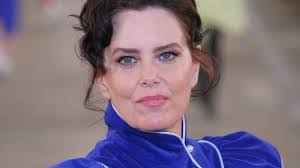 Lisa Grunwald's Instagram, Twitter & Facebook