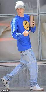Justin Bieber And Hailey Baldwin Enjoy Separate Errand Runs In La Justin Bieber Outfits Sagging Pants Justin Bieber Beanie
