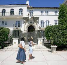 We made the bad kid vault to celebrate you — to highlight a decade of love, acceptance, empowerment, and equality, gaga captioned an image of. Gianni Versace 125 Millionen Dollar Schwere Villa Unterm Hammer Welt
