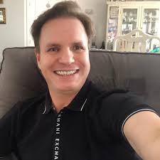 Em casa, Alan Frank detalha luta contra Covid-19: "Cheguei muito perto da  morte"