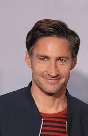 Hier finden sie schnell und einfach das fernsehprogramm und die aktuellen sendungen für jeden tag. Benjamin Sadler Wikipedia