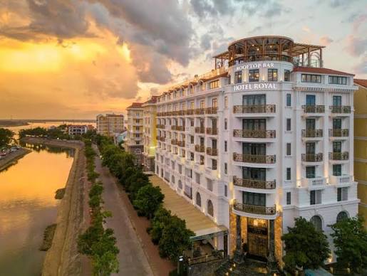 Hotel Royal Hoi An – MGallery nằm gần phố cổ, thuận tiện khám phá Hội An và sông Hoài
