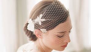 Acconciature per capelli medi da cerimonia. Acconciature Sposa Per Capelli Medi Le Proposte 2018 Panorama Sposi