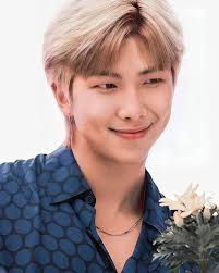 Kim Namjoon, integrante de BTS, fue nombrado el hombre MÁS GUAPO del mundo  en 2022 por #TCCandler. En segundo puesto está Henry Cavill. ¿Qué opinas?