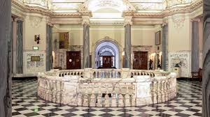 It faces north and ef. Belfast City Hall Attractions Visit Belfast