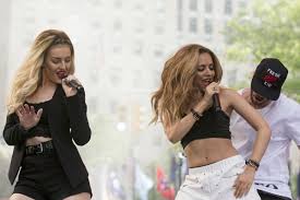 Perrie edwards and zayn malik first met in 2011 and started dating in 2012, before getting engaged in 2013. Are Perrie Edwards Zayn Malik Married Little Mix Star Fuels Rumors In Twitter Video