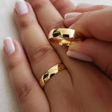 Par De Alianca De Ouro 18k Tradicional Anatomica 6g 4 5mm