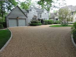 Pin By Sara Wood On Driveway Ideas Gravel Driveway Landscaping Driveway Design Stone Driveway