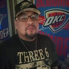 It looks like Drake got a pair of Shai Gilgeous-Alexander's signature shoes  early 👀👟 (via @champagnepapi )