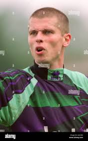 Barnet goalkeeper hi-res stock photography and images