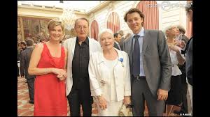 Pour le cot� d�sinformation, concernant laroque, il ne s'agissait pas de ses imp�ts sur les revenus gagn�s en et vous les critiqueurs qu'auriez vous fait � la place de mich�le laroque. Michele Laroque Et Son Compagnon Francois Baroin Et Herve Saouzec Assistent A La Remise De Decoration De Line Renaud 30 06 09 Purepeople