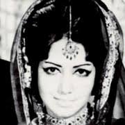 Sikri g'olib bo'ldi eng yaxshi ikkinchi darajali aktrisa uchun milliy film mukofoti uning rollari uchun uch marta tamas (1988), mammo (1995). About Surekha Sikri Indian Actress 1945 Biography Facts Career Wiki Life