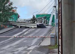Stamani durante una manovra di chiusura del ponte, la struttura è crollata per cause in corso di accertamento. Ngjb1cui Ukcvm