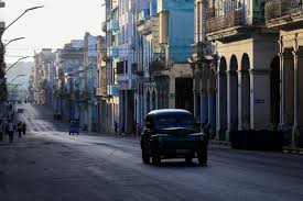 No aniversário dos protestos de 2021, Cuba está às escuras com novo blecaute
