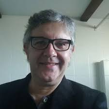 Este ultraderechista se llama Enrique Mulet Quintana y es concejal de VOX  en Benicàssim. Hoy ha sido condenado por violencia machista.