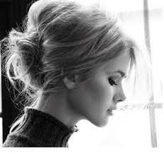 Coiffure Simple Et Rapide Photo Coiffure Pour Un Entretien D Embauche Rendez Vous Professionnel Photo C Chignons Bas Cheveux Courts Coiffure Coiffure Mariage