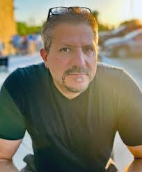 Lauri Britt's Instagram, Twitter & Facebook