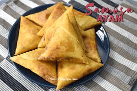 Find here online price details of companies selling frozen samosa. Samosa Ayam Dan Kentang Mudah Menggunakan Kulit Popiah Buat Orang Lapo