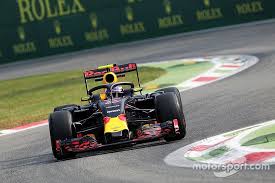 Red bull's max verstappen will start the british grand prix from pole position after winning formula 1's new trial sprint race on saturday. Verstappen Over Introductie Halo Begrijp Niet Waarom We Het Nodig Hebben