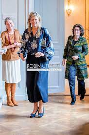We did not find results for: 10 9 2018 The Hague Queen Maxima With Minister Sigrid Kaag At The Opening Of A Workshop Of Queen Maxima Queen Maxima Of The Netherlands Floral Print Blouses