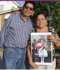 Selena S Grandparents With An Old Picture Of Sel Selena Gomez Childhood Photos Selena