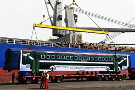 Di samping itu, penggila kereta api, pasangan kekasih hingga turis mancanegara juga datang untuk naik kereta itu dan melihat para kepala stasiun. pada tahun 2009, mitooka juga merancang gedung baru untuk stasiun kishi, sebuah bangunan berbentuk kepala kucing yang terbuat dari jerami. Menggiurkannya Ekspor Kereta Api Buatan Indonesia Ke Bangladesh Tirto Id