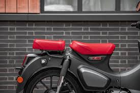 Reviewed: Honda C125 Super Cub | Carole Nash