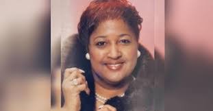 Eleanor Gross's Instagram, Twitter & Facebook