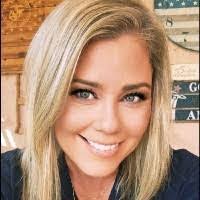 Ellen Giron's Instagram, Twitter & Facebook