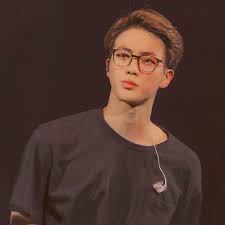 #2 tops disclaimer‼ similarities with other works are coincidental. Jin Bts Jin Kim Seokjin Worldwide Handsome