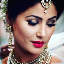 In 2017, she participated in the reality shows fear factor: Hina Khan Refuses To Play Mother In Law Naksh And Tara S Wedding To Be Called Off Heena Khan Bride Jewellery Beautiful Girl Indian