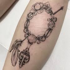 Tatuagem De Iemanja 40 Inspiracoes Com A Mae Das Aguas Segundo a wikipédia, provas no braço fiz minha homenagem a oxum, minha orixá de cabeça. tatuagem de iemanja 40 inspiracoes com