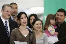 Résultat de recherche d'images pour "Euna Lee and Laura Ling"