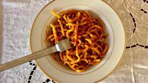 Pasta Grannies Share 93 Year Old Peppa S Recipe For Pici All Aglione Youtube Fresh Pasta Recipes Granny S Recipe Recipes